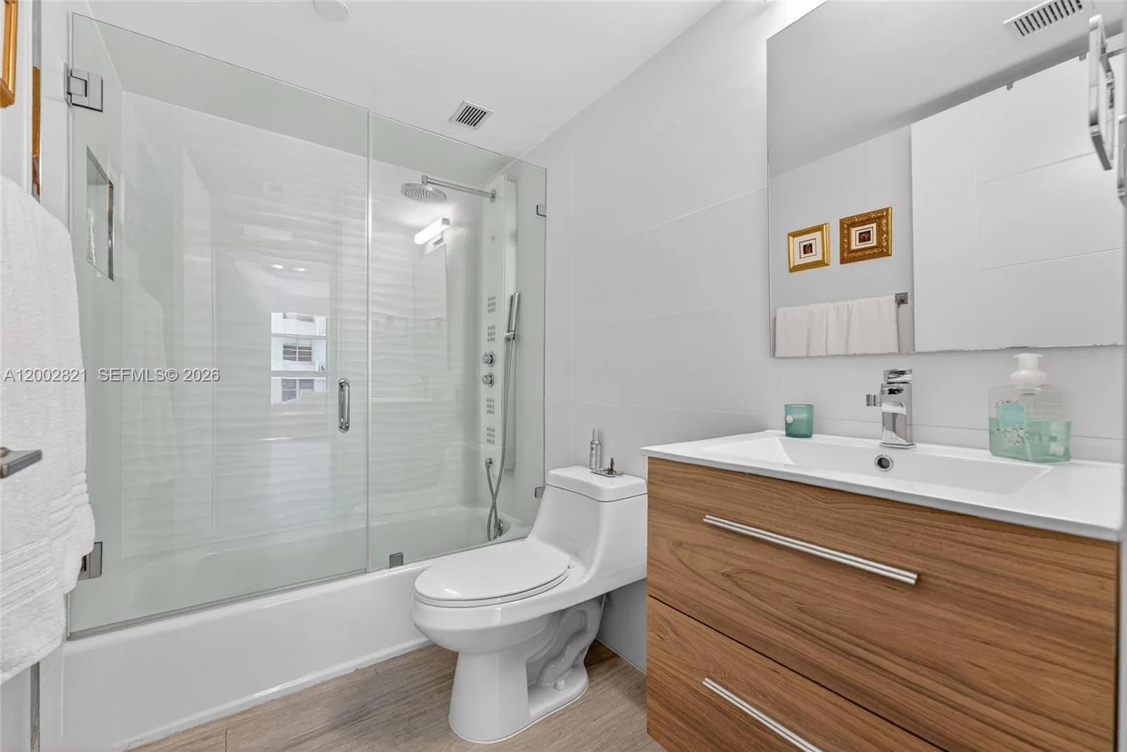 5757 Collins Ave 1104, Miami Beach, Florida 33140, Miami Beach, Florida 33140, 2 Bedrooms Bedrooms, ,2 BathroomsBathrooms,Residential,For Sale,5757 Collins Ave 1104, Miami Beach, Florida 33140,A12002821