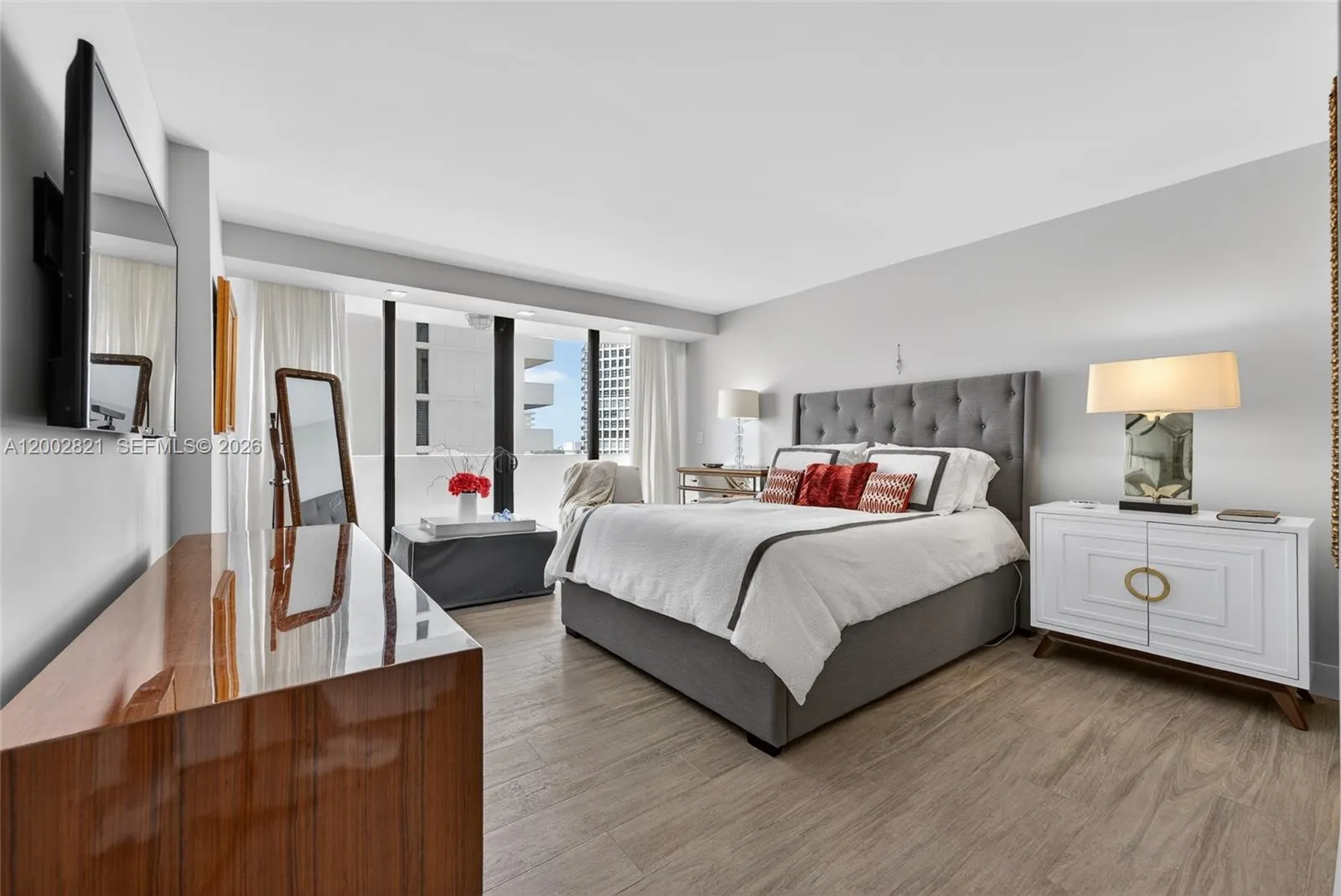 5757 Collins Ave 1104, Miami Beach, Florida 33140, Miami Beach, Florida 33140, 2 Bedrooms Bedrooms, ,2 BathroomsBathrooms,Residential,For Sale,5757 Collins Ave 1104, Miami Beach, Florida 33140,A12002821