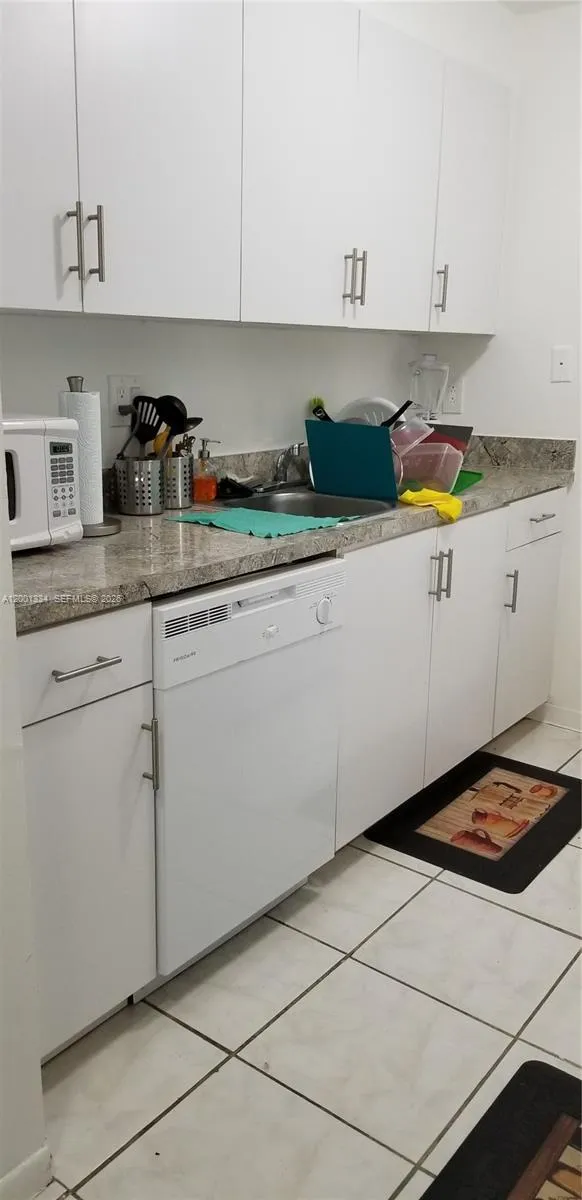 14201 N Kendall Dr 212-d, Miami, Florida 33186, Miami, Florida 33186, 1 Bedroom Bedrooms, ,1 BathroomBathrooms,Residential,For Sale,14201 N Kendall Dr 212-d, Miami, Florida 33186,A12001334