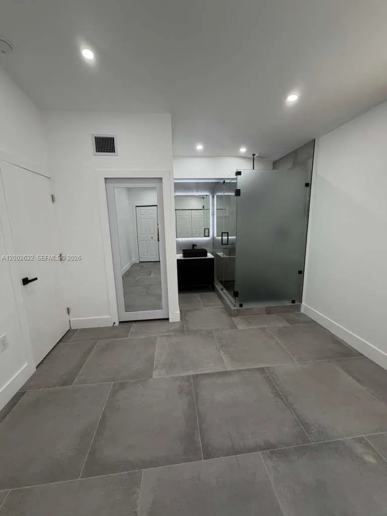 14240 S Biscayne River Rd 2, Miami, Florida 33161, Miami, Florida 33161, 3 Bedrooms Bedrooms, ,2 BathroomsBathrooms,Residential Lease,For Rent,14240 S Biscayne River Rd 2, Miami, Florida 33161,A12002632