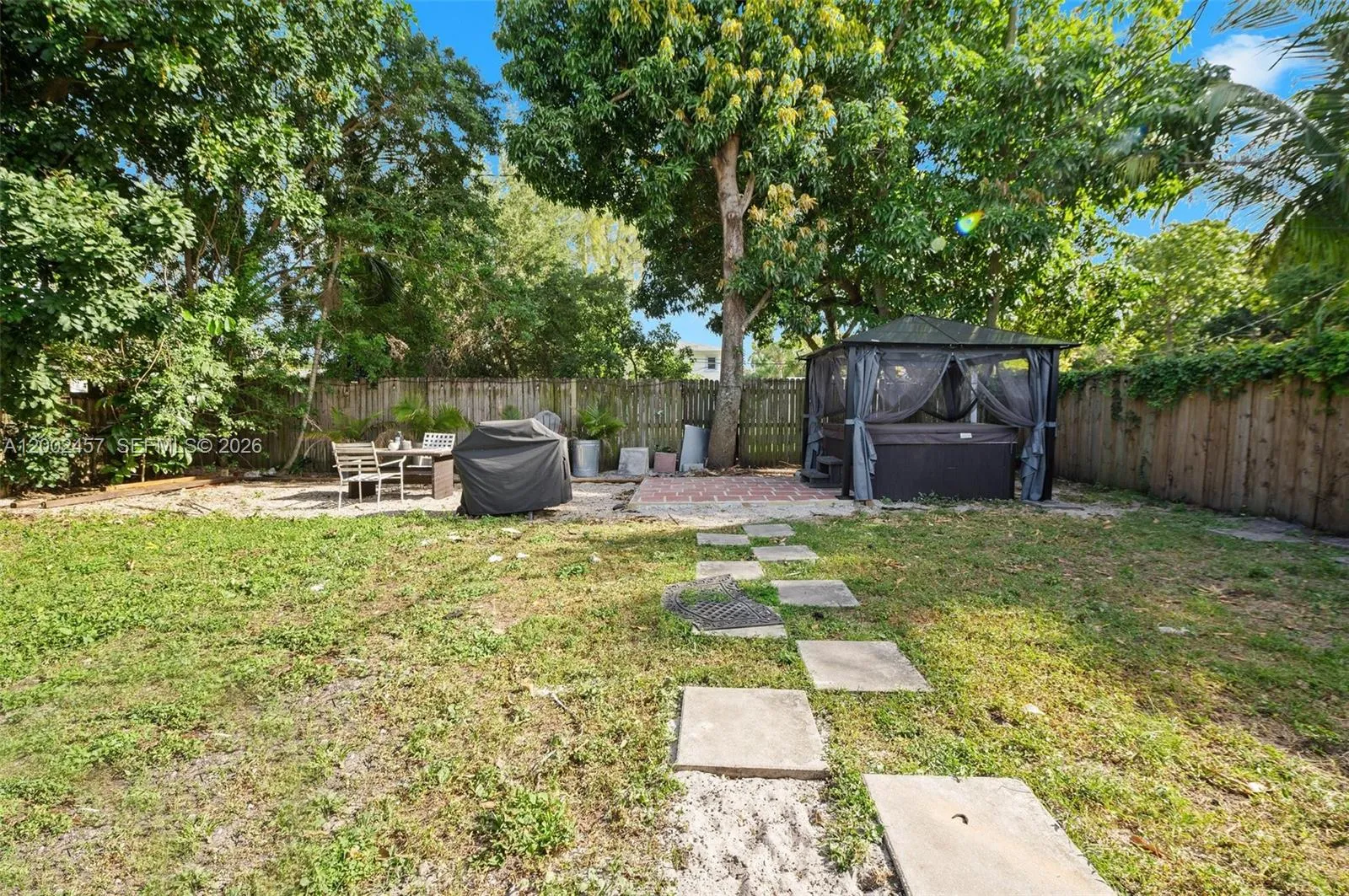 2410 Jackson St, Hollywood, Florida 33020, Hollywood, Florida 33020, 2 Bedrooms Bedrooms, ,1 BathroomBathrooms,Residential,For Sale,2410 Jackson St, Hollywood, Florida 33020,A12002457