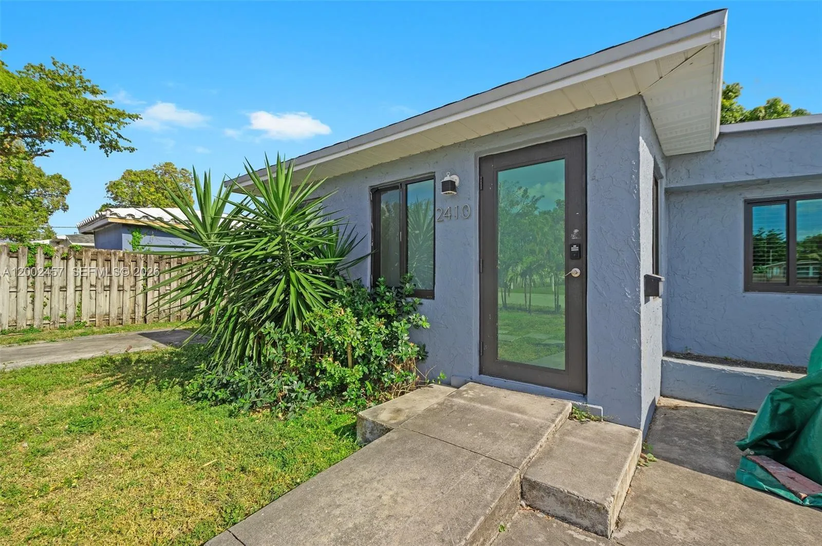 2410 Jackson St, Hollywood, Florida 33020, Hollywood, Florida 33020, 2 Bedrooms Bedrooms, ,1 BathroomBathrooms,Residential,For Sale,2410 Jackson St, Hollywood, Florida 33020,A12002457