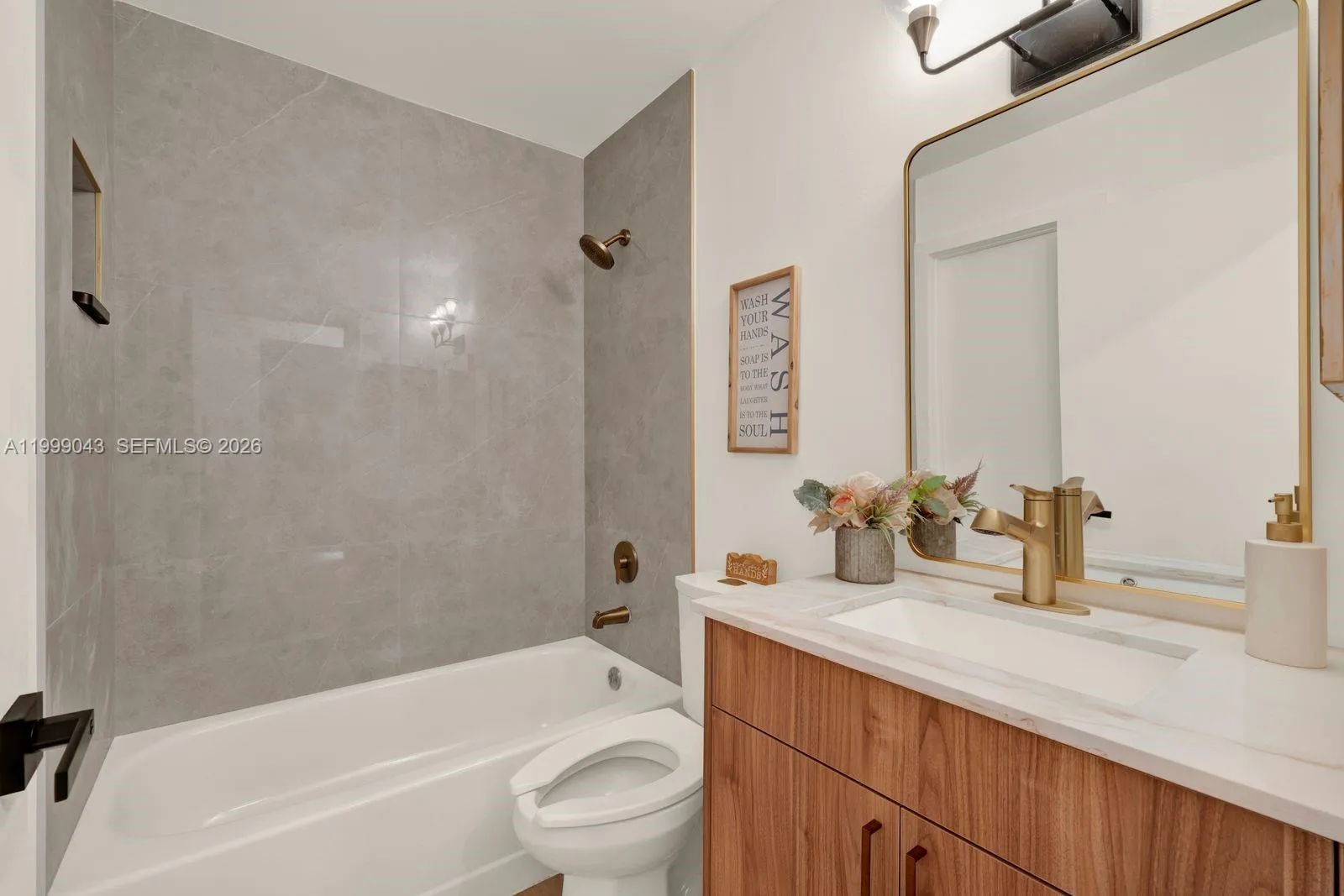 10441 Mahogany Key Cir 202, Miami, Florida 33196, Miami, Florida 33196, 2 Bedrooms Bedrooms, ,2 BathroomsBathrooms,Residential,For Sale,10441 Mahogany Key Cir 202, Miami, Florida 33196,A11999043