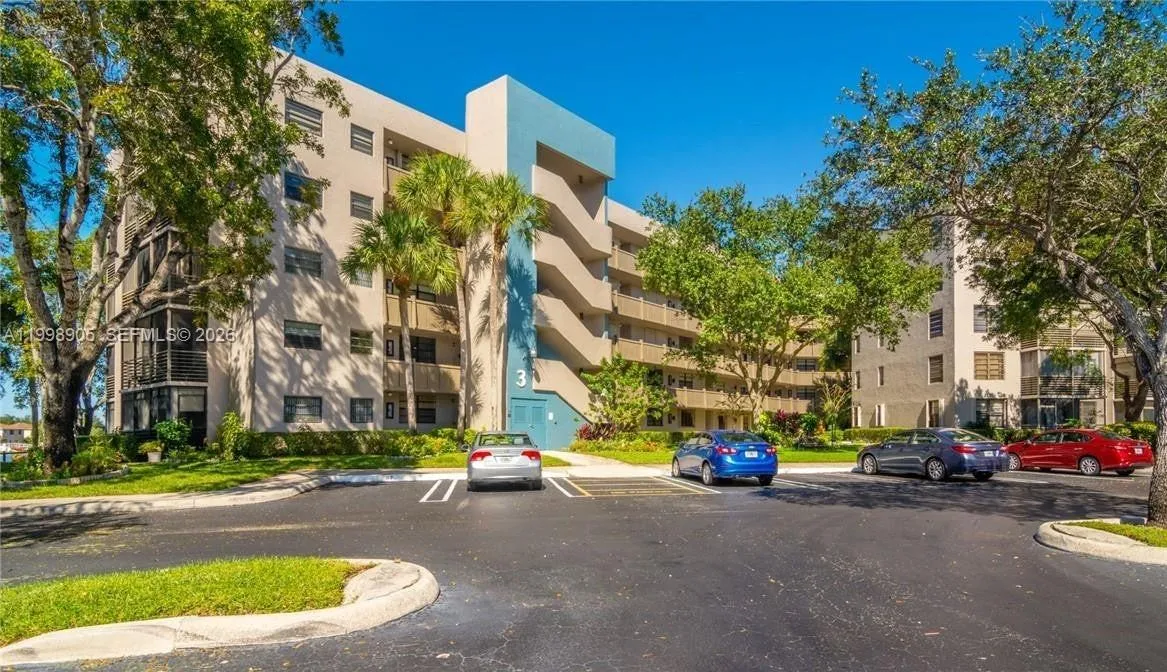 1100 Colony Point Cir 105, Pembroke Pines, Florida, Pembroke Pines, Florida 33026, 1 Bedroom Bedrooms, ,1 BathroomBathrooms,Residential,For Sale,1100 Colony Point Cir 105, Pembroke Pines, Florida,A11998905