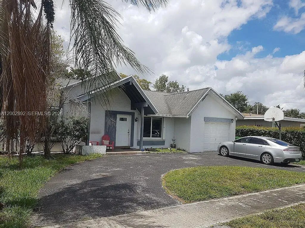 12011 Nw 33rd St, Sunrise, Florida 33323, Sunrise, Florida 33323, 3 Bedrooms Bedrooms, 5 Rooms Rooms,2 BathroomsBathrooms,Residential,For Sale,12011 Nw 33rd St, Sunrise, Florida 33323,A12002892