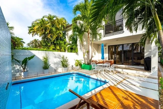 2766 Sw 33rd Ave 2766, Miami, Florida 33133, Miami, Florida 33133, 3 Bedrooms Bedrooms, ,3 BathroomsBathrooms,Residential,For Sale,2766 Sw 33rd Ave 2766, Miami, Florida 33133,A12002492