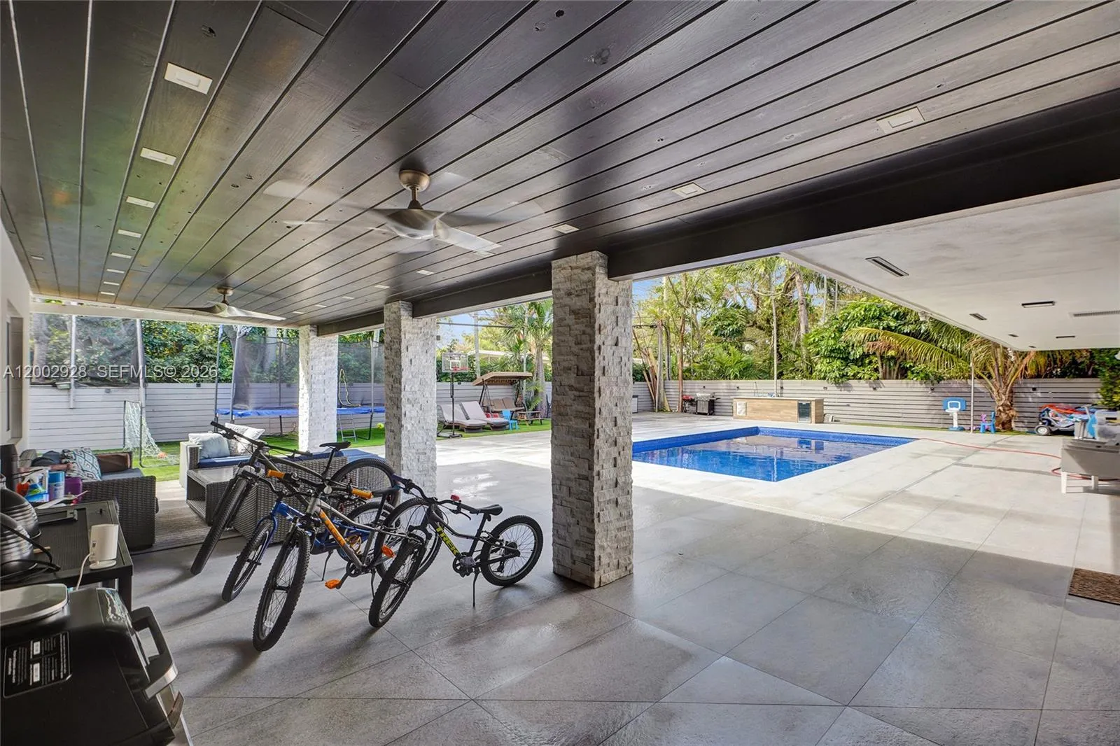 2126 Ne 187th St, North Miami Beach, Florida 33179, North Miami Beach, Florida 33179, 5 Bedrooms Bedrooms, ,3 BathroomsBathrooms,Residential,For Sale,2126 Ne 187th St, North Miami Beach, Florida 33179,A12002928