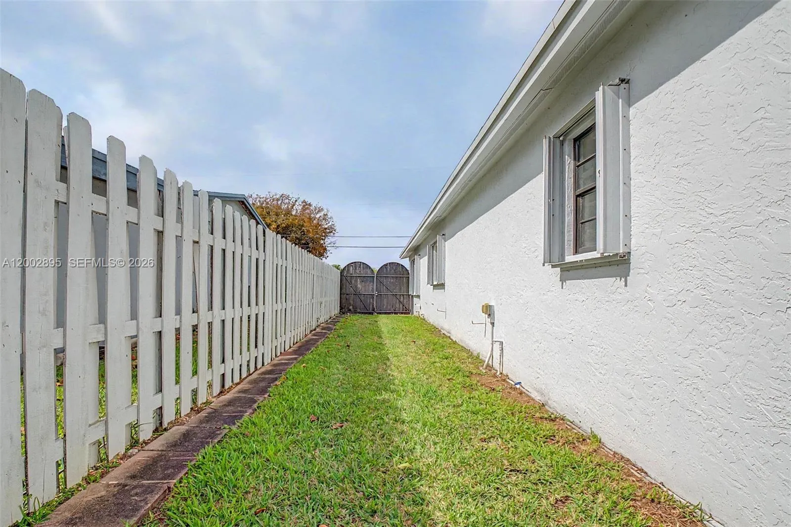 10841 Sw 68th Dr, Miami, Florida 33173, Miami, Florida 33173, 3 Bedrooms Bedrooms, 2 Rooms Rooms,2 BathroomsBathrooms,Residential,For Sale,10841 Sw 68th Dr, Miami, Florida 33173,A12002895