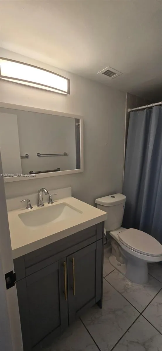 7441 Wayne Ave 11a, Miami Beach, Florida 33141, Miami Beach, Florida 33141, 2 Bedrooms Bedrooms, ,2 BathroomsBathrooms,Residential,For Sale,7441 Wayne Ave 11a, Miami Beach, Florida 33141,A12002807