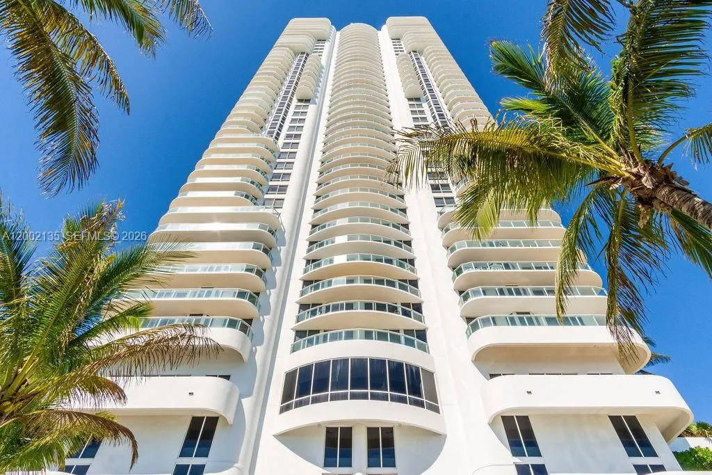 Miami Beach, Florida 33141, 1 Bedroom Bedrooms, ,1 BathroomBathrooms,Residential,For Sale,A12002135