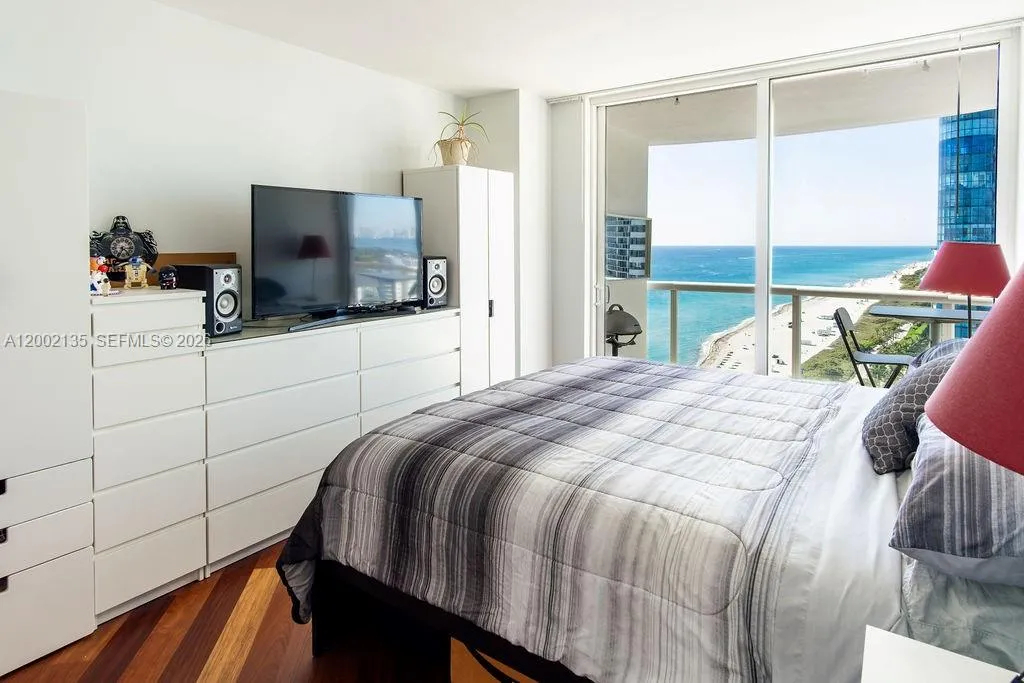 Miami Beach, Florida 33141, 1 Bedroom Bedrooms, ,1 BathroomBathrooms,Residential,For Sale,A12002135