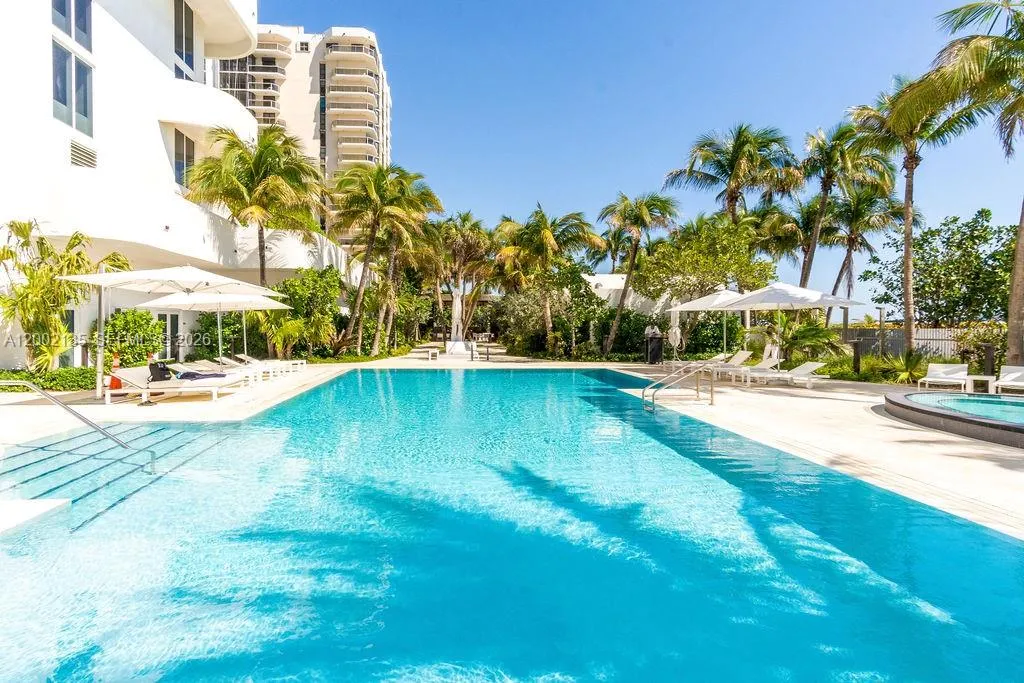 Miami Beach, Florida 33141, 1 Bedroom Bedrooms, ,1 BathroomBathrooms,Residential,For Sale,A12002135