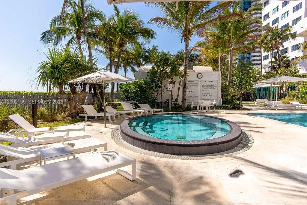 Miami Beach, Florida 33141, 1 Bedroom Bedrooms, ,1 BathroomBathrooms,Residential,For Sale,A12002135