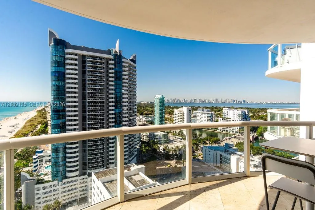 Miami Beach, Florida 33141, 1 Bedroom Bedrooms, ,1 BathroomBathrooms,Residential,For Sale,A12002135