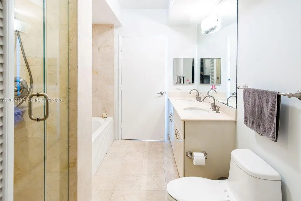 Miami Beach, Florida 33141, 1 Bedroom Bedrooms, ,1 BathroomBathrooms,Residential,For Sale,A12002135