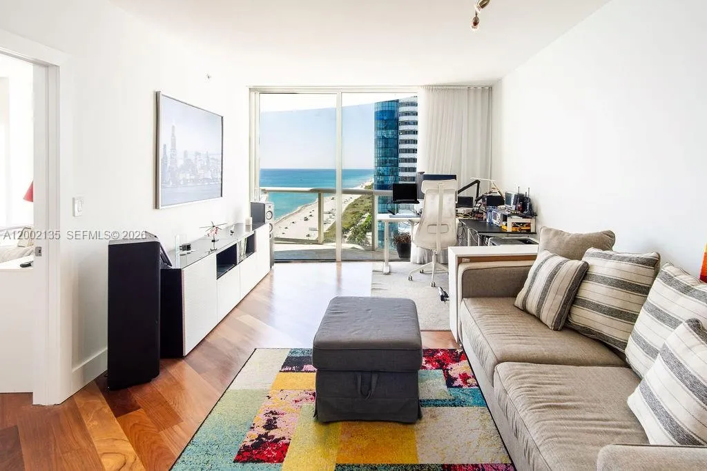 Miami Beach, Florida 33141, 1 Bedroom Bedrooms, ,1 BathroomBathrooms,Residential,For Sale,A12002135