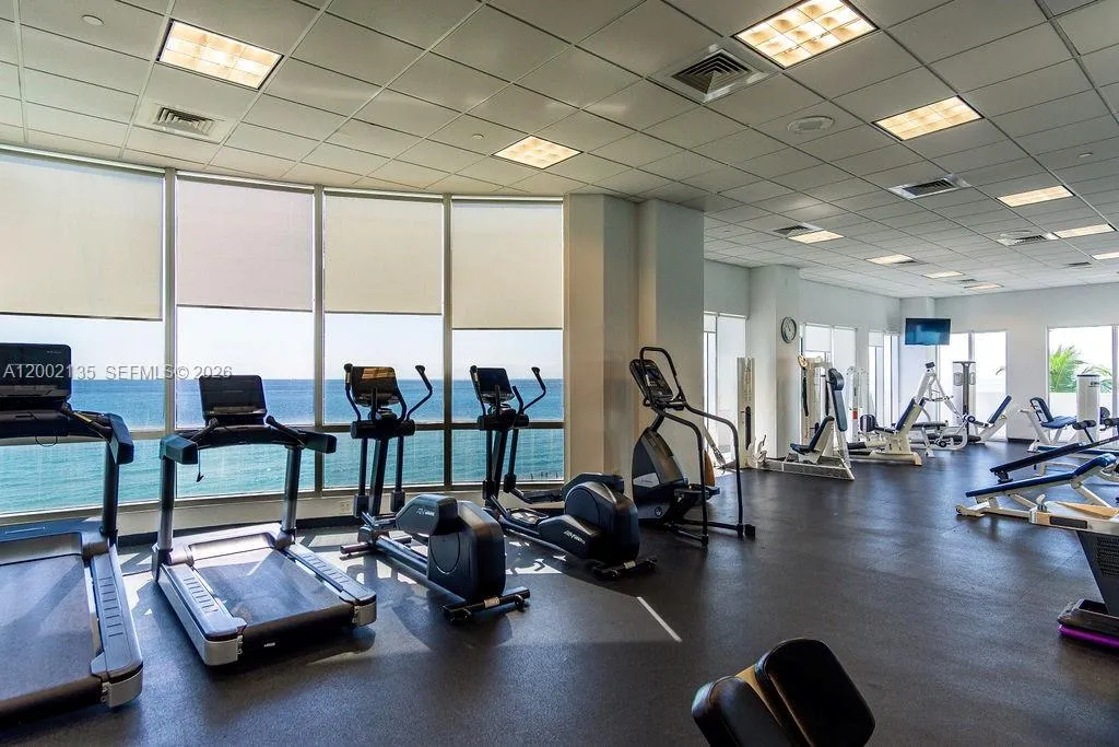 Miami Beach, Florida 33141, 1 Bedroom Bedrooms, ,1 BathroomBathrooms,Residential,For Sale,A12002135