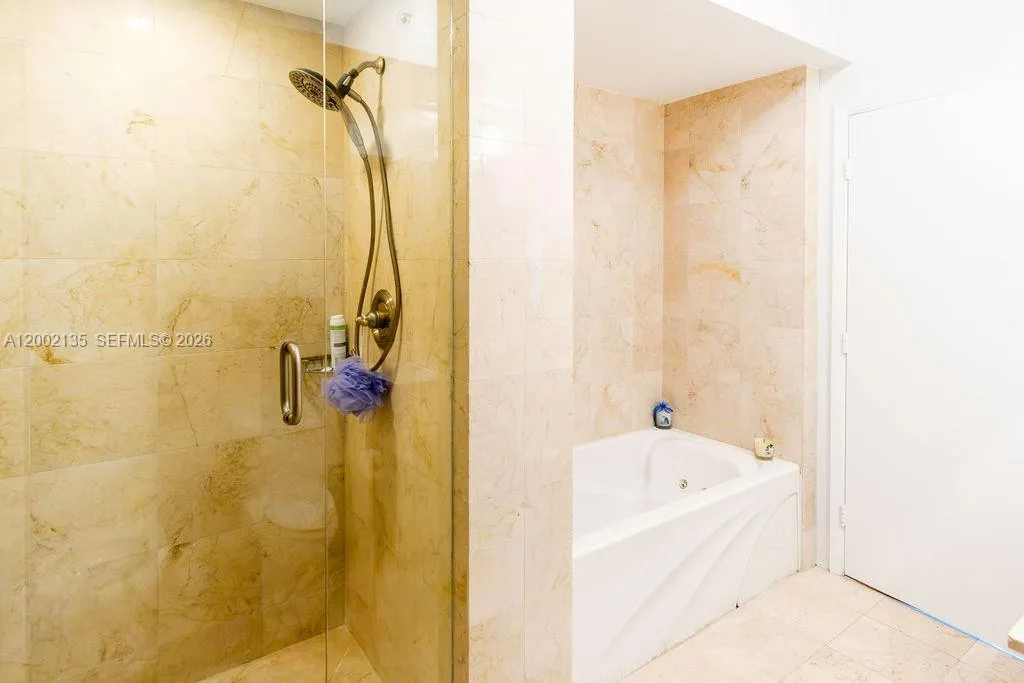 Miami Beach, Florida 33141, 1 Bedroom Bedrooms, ,1 BathroomBathrooms,Residential,For Sale,A12002135