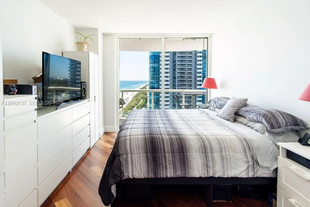 Miami Beach, Florida 33141, 1 Bedroom Bedrooms, ,1 BathroomBathrooms,Residential,For Sale,A12002135