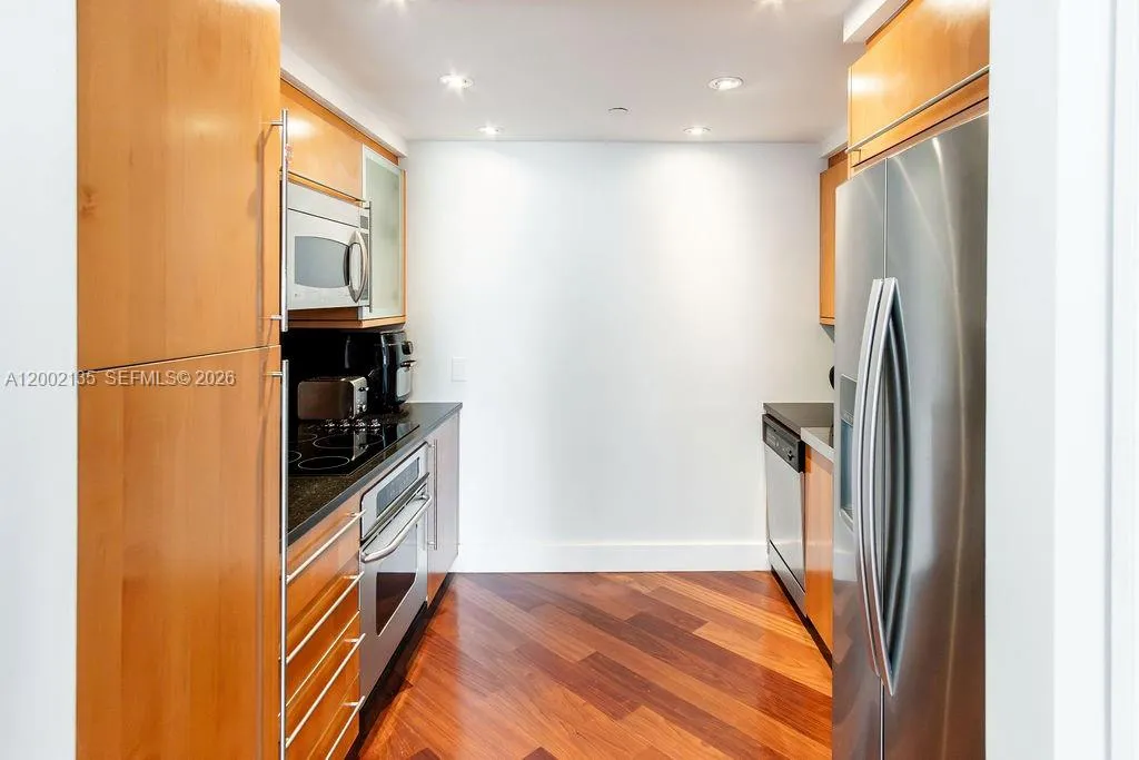 Miami Beach, Florida 33141, 1 Bedroom Bedrooms, ,1 BathroomBathrooms,Residential,For Sale,A12002135
