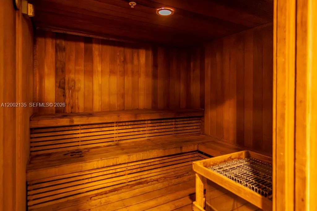 Miami Beach, Florida 33141, 1 Bedroom Bedrooms, ,1 BathroomBathrooms,Residential,For Sale,A12002135