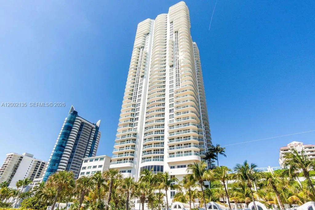 Miami Beach, Florida 33141, 1 Bedroom Bedrooms, ,1 BathroomBathrooms,Residential,For Sale,A12002135