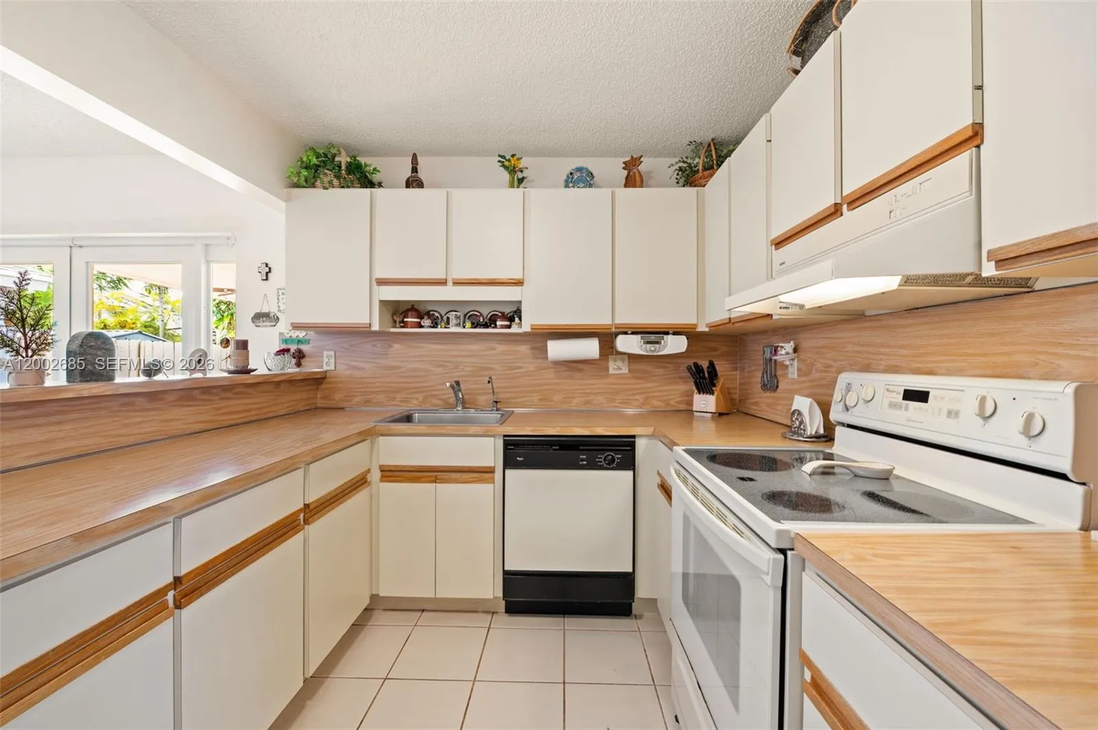 13440 Sw 28th St, Miami, Florida 33175, Miami, Florida 33175, 3 Bedrooms Bedrooms, ,2 BathroomsBathrooms,Residential,For Sale,13440 Sw 28th St, Miami, Florida 33175,A12002685