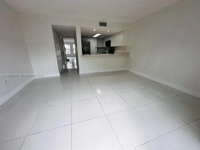 9189 Fontainebleau Blvd 510, Miami, Florida 33172, Miami, Florida 33172, 3 Bedrooms Bedrooms, ,2 BathroomsBathrooms,Residential,For Sale,9189 Fontainebleau Blvd 510, Miami, Florida 33172,A12002209