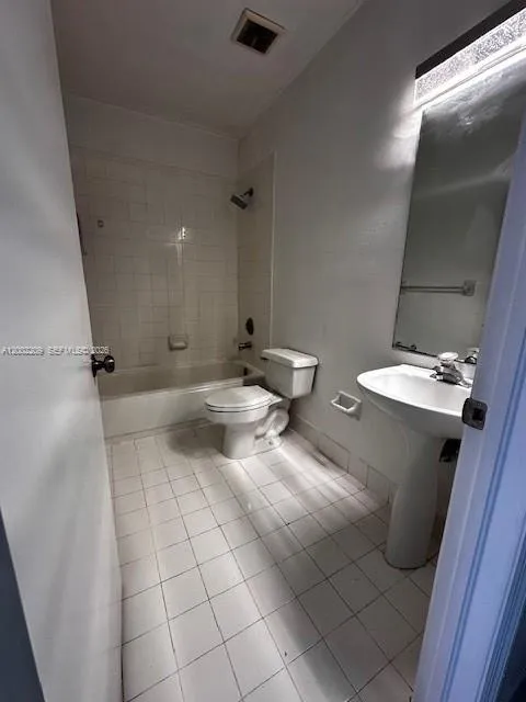 9189 Fontainebleau Blvd 510, Miami, Florida 33172, Miami, Florida 33172, 3 Bedrooms Bedrooms, ,2 BathroomsBathrooms,Residential,For Sale,9189 Fontainebleau Blvd 510, Miami, Florida 33172,A12002209