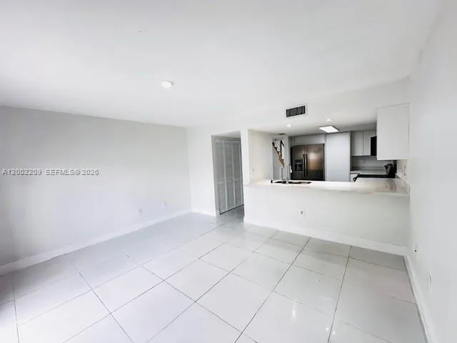 9189 Fontainebleau Blvd 510, Miami, Florida 33172, Miami, Florida 33172, 3 Bedrooms Bedrooms, ,2 BathroomsBathrooms,Residential,For Sale,9189 Fontainebleau Blvd 510, Miami, Florida 33172,A12002209