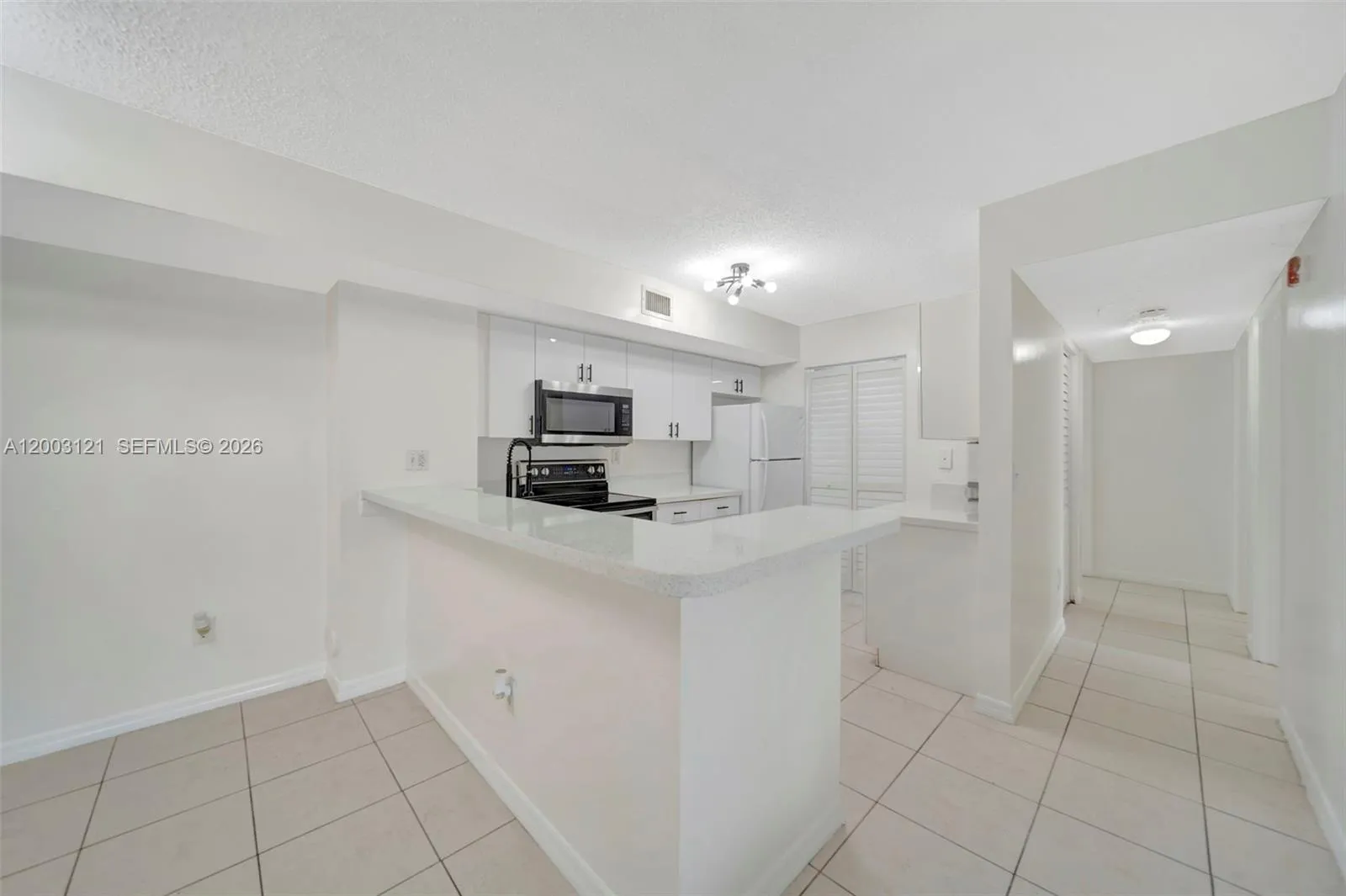 2620 S University Dr 109, Davie, Florida 33328, Davie, Florida 33328, 3 Bedrooms Bedrooms, ,2 BathroomsBathrooms,Residential,For Sale,2620 S University Dr 109, Davie, Florida 33328,A12003121
