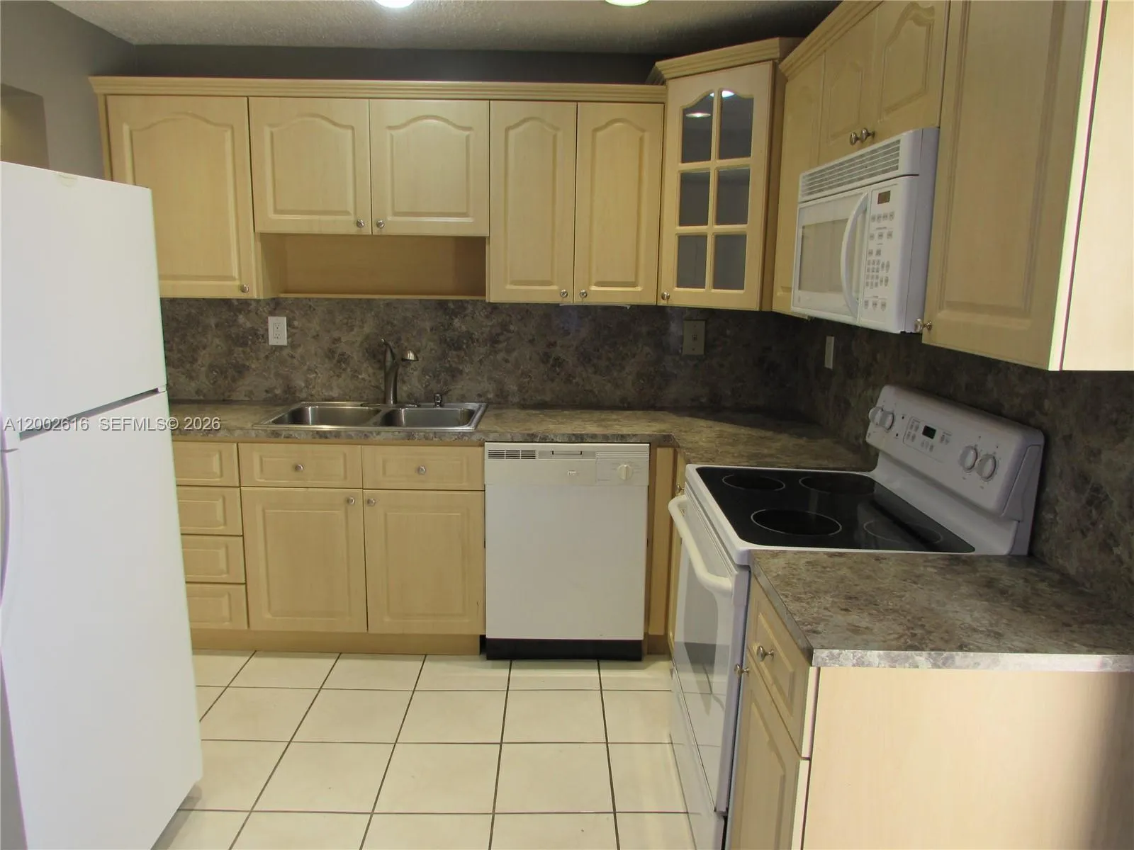 5555 Ludlam Rd 23, South Miami, Florida 33155, South Miami, Florida 33155, 2 Bedrooms Bedrooms, ,2 BathroomsBathrooms,Residential Lease,For Rent,5555 Ludlam Rd 23, South Miami, Florida 33155,A12002616