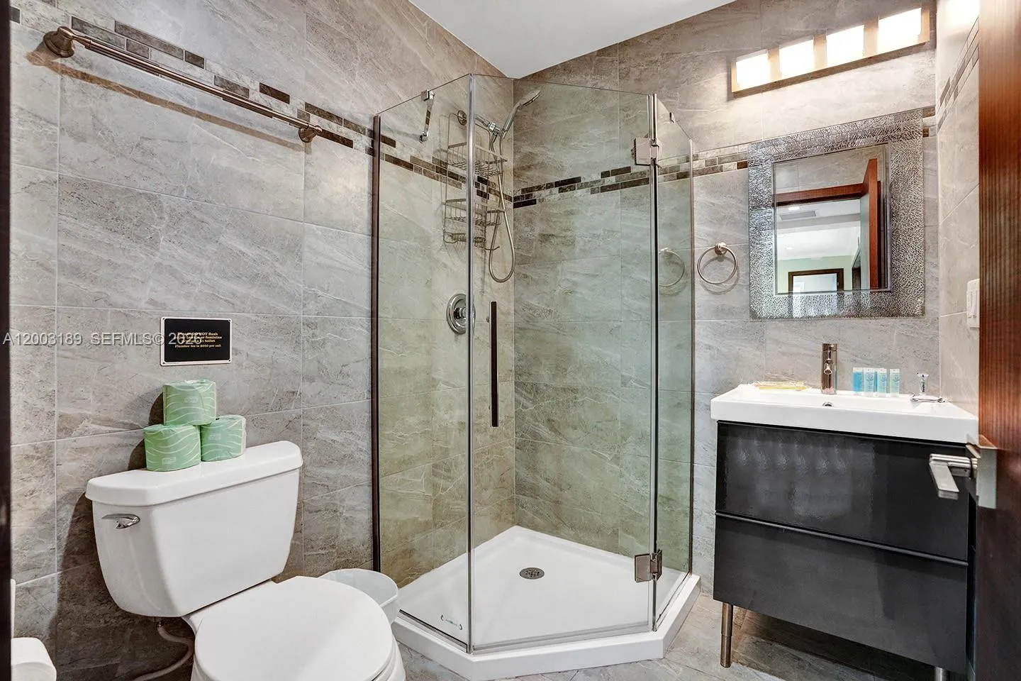 1318 Washington St, Hollywood, Florida 33019, Hollywood, Florida 33019, 4 Bedrooms Bedrooms, ,3 BathroomsBathrooms,Residential,For Sale,1318 Washington St, Hollywood, Florida 33019,A12003189