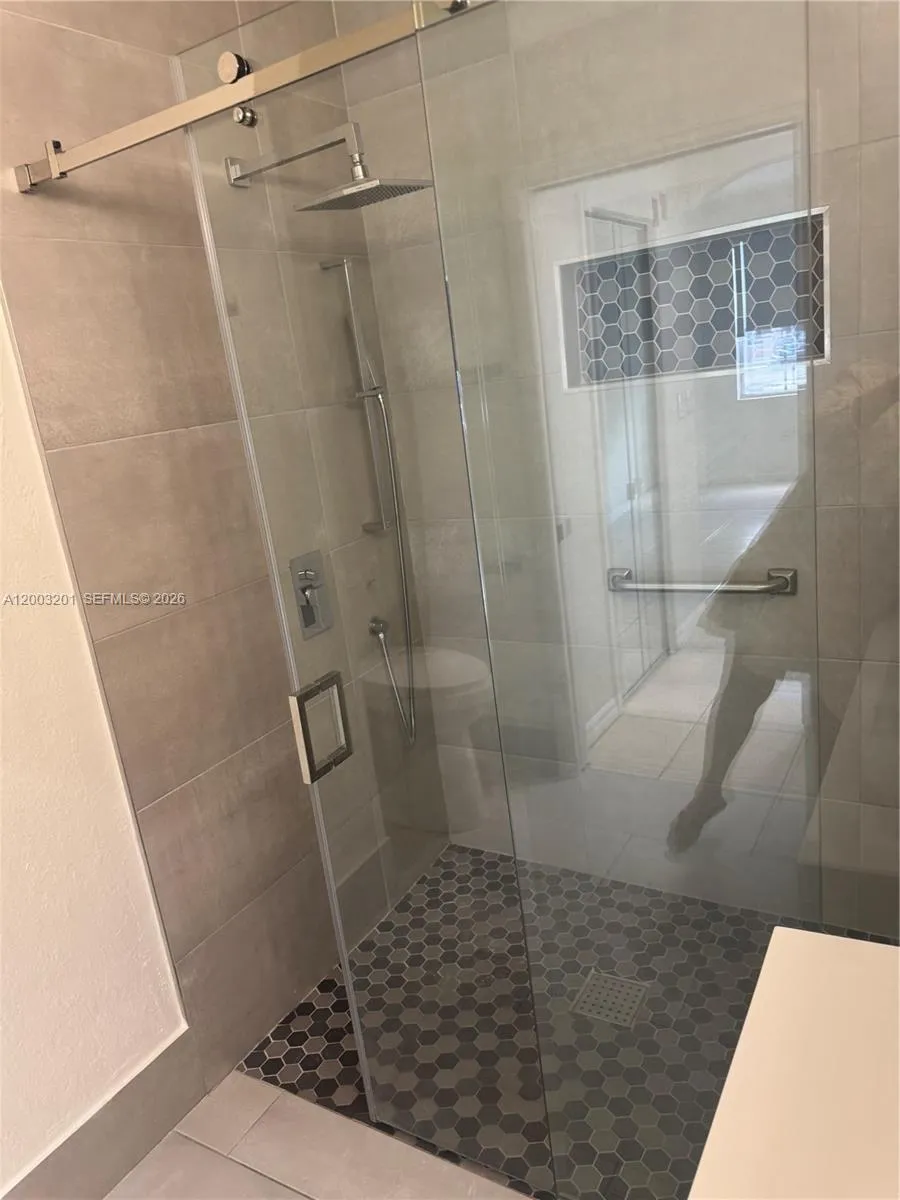 8826 W Flagler St 102, Miami, Florida 33174, Miami, Florida 33174, 3 Bedrooms Bedrooms, ,2 BathroomsBathrooms,Residential,For Sale,8826 W Flagler St 102, Miami, Florida 33174,A12003201