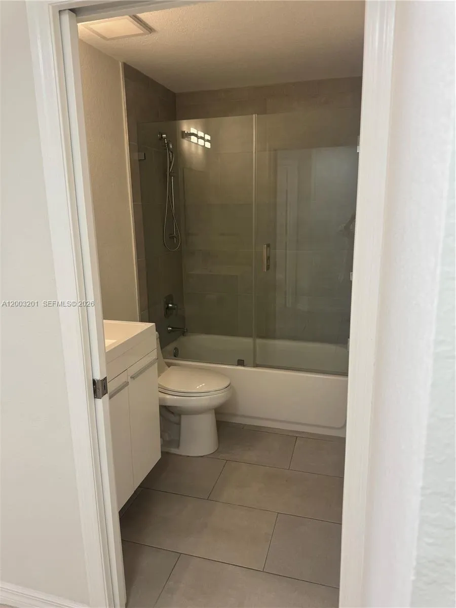 8826 W Flagler St 102, Miami, Florida 33174, Miami, Florida 33174, 3 Bedrooms Bedrooms, ,2 BathroomsBathrooms,Residential,For Sale,8826 W Flagler St 102, Miami, Florida 33174,A12003201