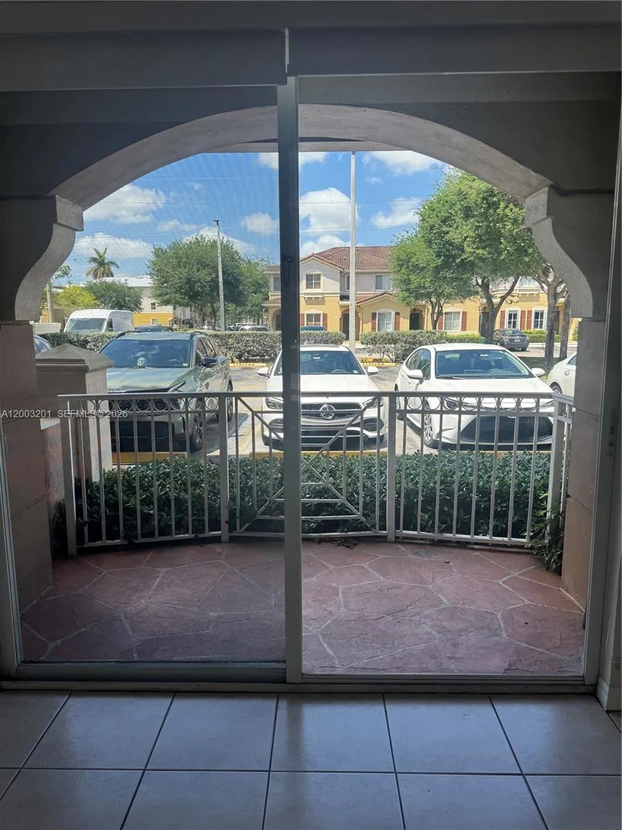 8826 W Flagler St 102, Miami, Florida 33174, Miami, Florida 33174, 3 Bedrooms Bedrooms, ,2 BathroomsBathrooms,Residential,For Sale,8826 W Flagler St 102, Miami, Florida 33174,A12003201