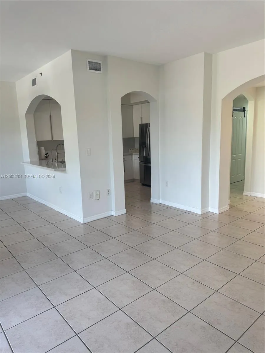 8826 W Flagler St 102, Miami, Florida 33174, Miami, Florida 33174, 3 Bedrooms Bedrooms, ,2 BathroomsBathrooms,Residential,For Sale,8826 W Flagler St 102, Miami, Florida 33174,A12003201