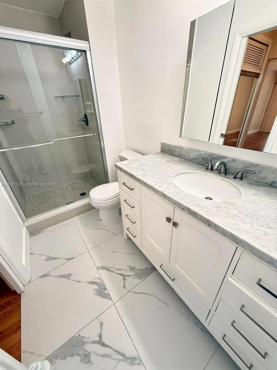 3301 Raleigh St 4d, Hollywood, Florida 33021, Hollywood, Florida 33021, 4 Bedrooms Bedrooms, ,2 BathroomsBathrooms,Residential Lease,For Rent,3301 Raleigh St 4d, Hollywood, Florida 33021,A12001641