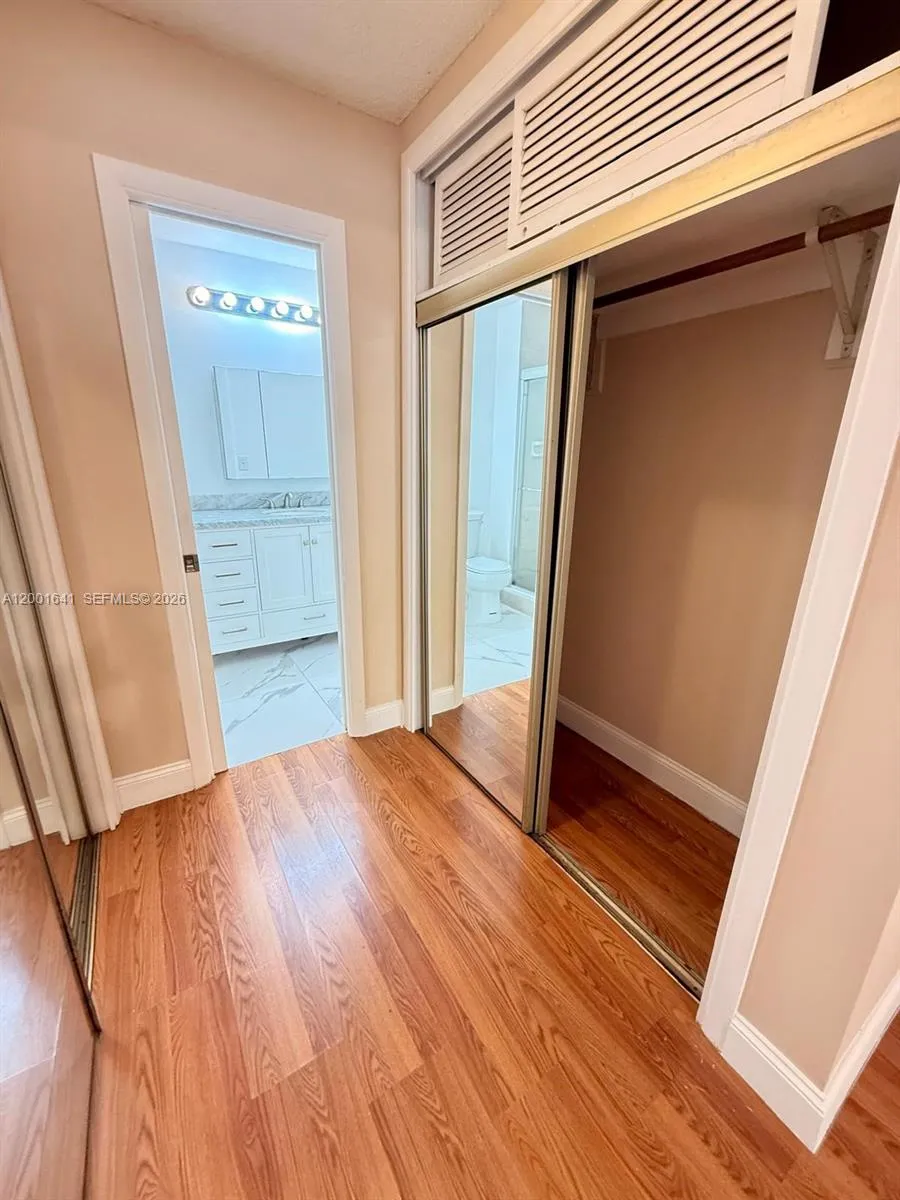3301 Raleigh St 4d, Hollywood, Florida 33021, Hollywood, Florida 33021, 4 Bedrooms Bedrooms, ,2 BathroomsBathrooms,Residential Lease,For Rent,3301 Raleigh St 4d, Hollywood, Florida 33021,A12001641