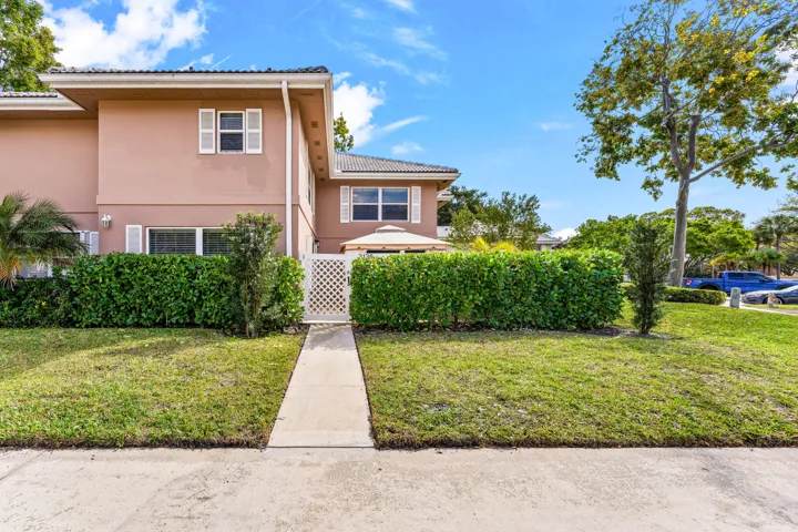 002-3136KingstonCourt-WestPalmBeach-FL-3