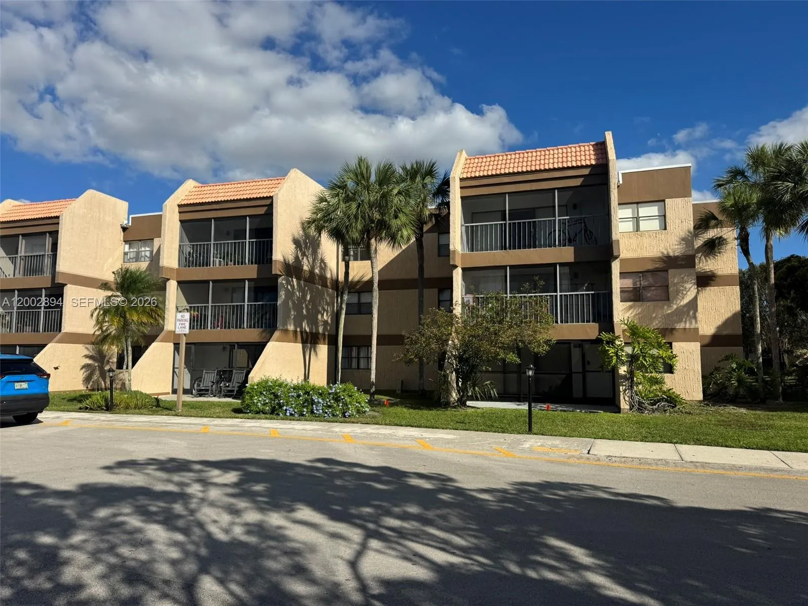240 Lakeview Dr 112, Weston, Florida 33326, Weston, Florida 33326, 2 Bedrooms Bedrooms, ,2 BathroomsBathrooms,Residential,For Sale,240 Lakeview Dr 112, Weston, Florida 33326,A12002894
