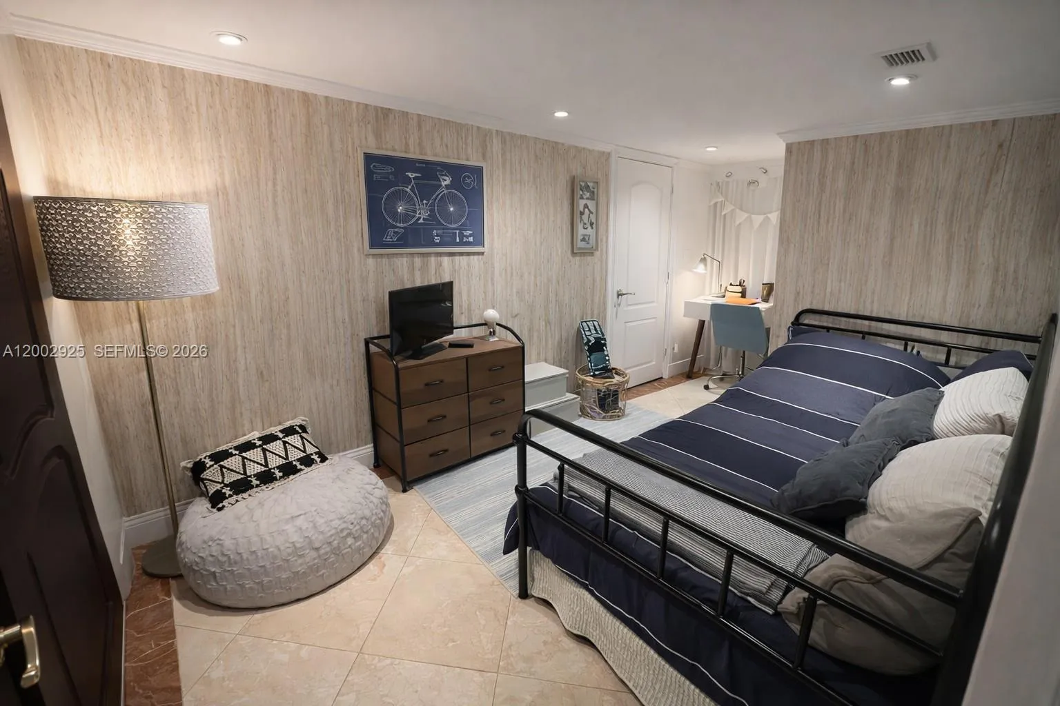 141 Crandon Blvd 331, Key Biscayne, Florida 33149, Key Biscayne, Florida 33149, 3 Bedrooms Bedrooms, ,2 BathroomsBathrooms,Residential,For Sale,141 Crandon Blvd 331, Key Biscayne, Florida 33149,A12002925