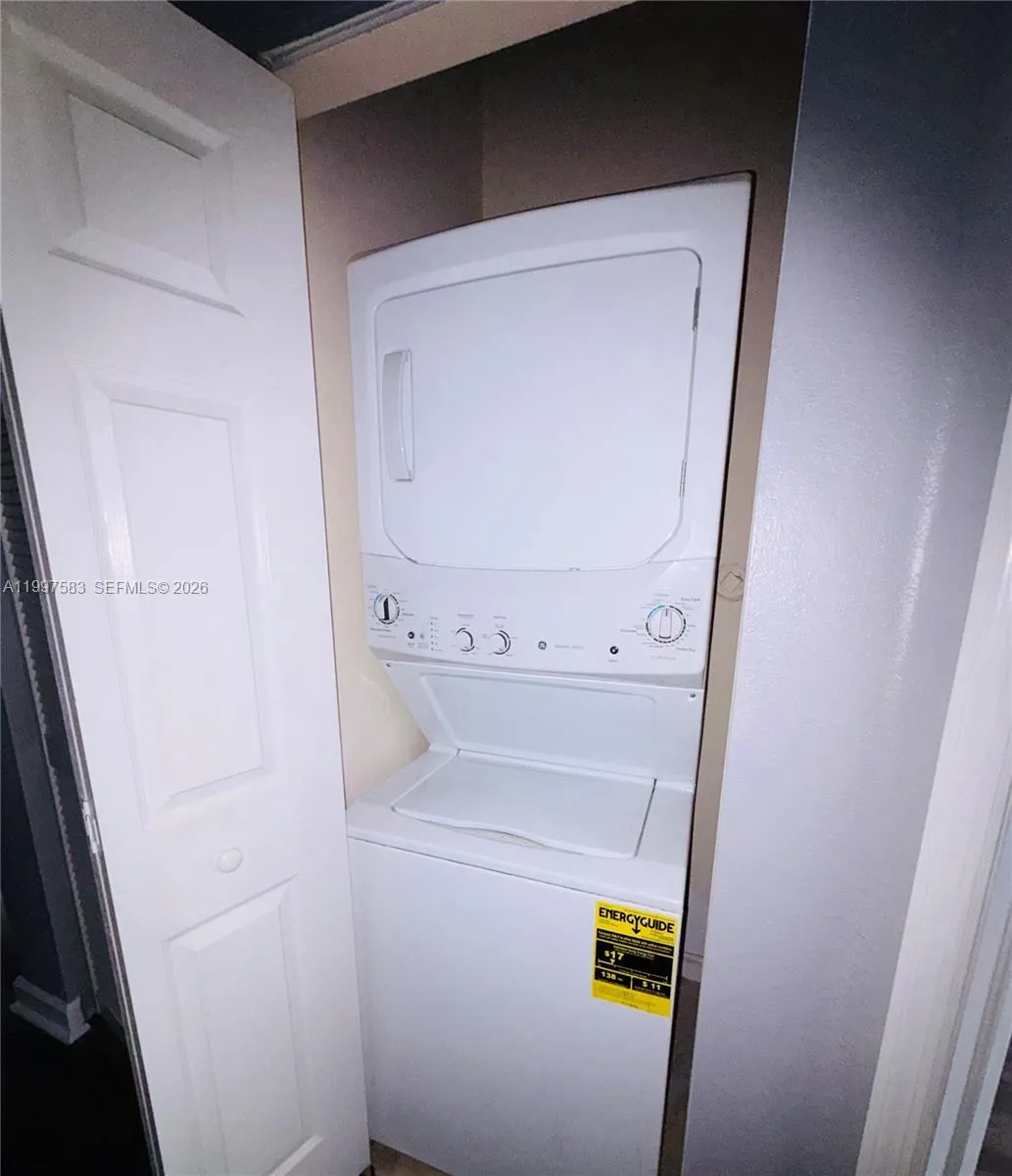 419 Se 32nd Ter, Homestead, Florida 33033, Homestead, Florida 33033, 3 Bedrooms Bedrooms, ,2 BathroomsBathrooms,Residential,For Sale,419 Se 32nd Ter, Homestead, Florida 33033,A11997583