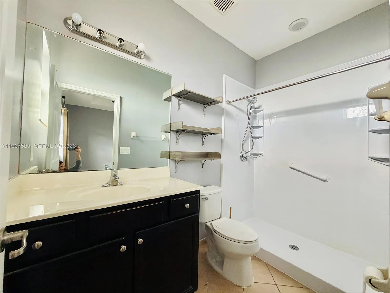 419 Se 32nd Ter, Homestead, Florida 33033, Homestead, Florida 33033, 3 Bedrooms Bedrooms, ,2 BathroomsBathrooms,Residential,For Sale,419 Se 32nd Ter, Homestead, Florida 33033,A11997583