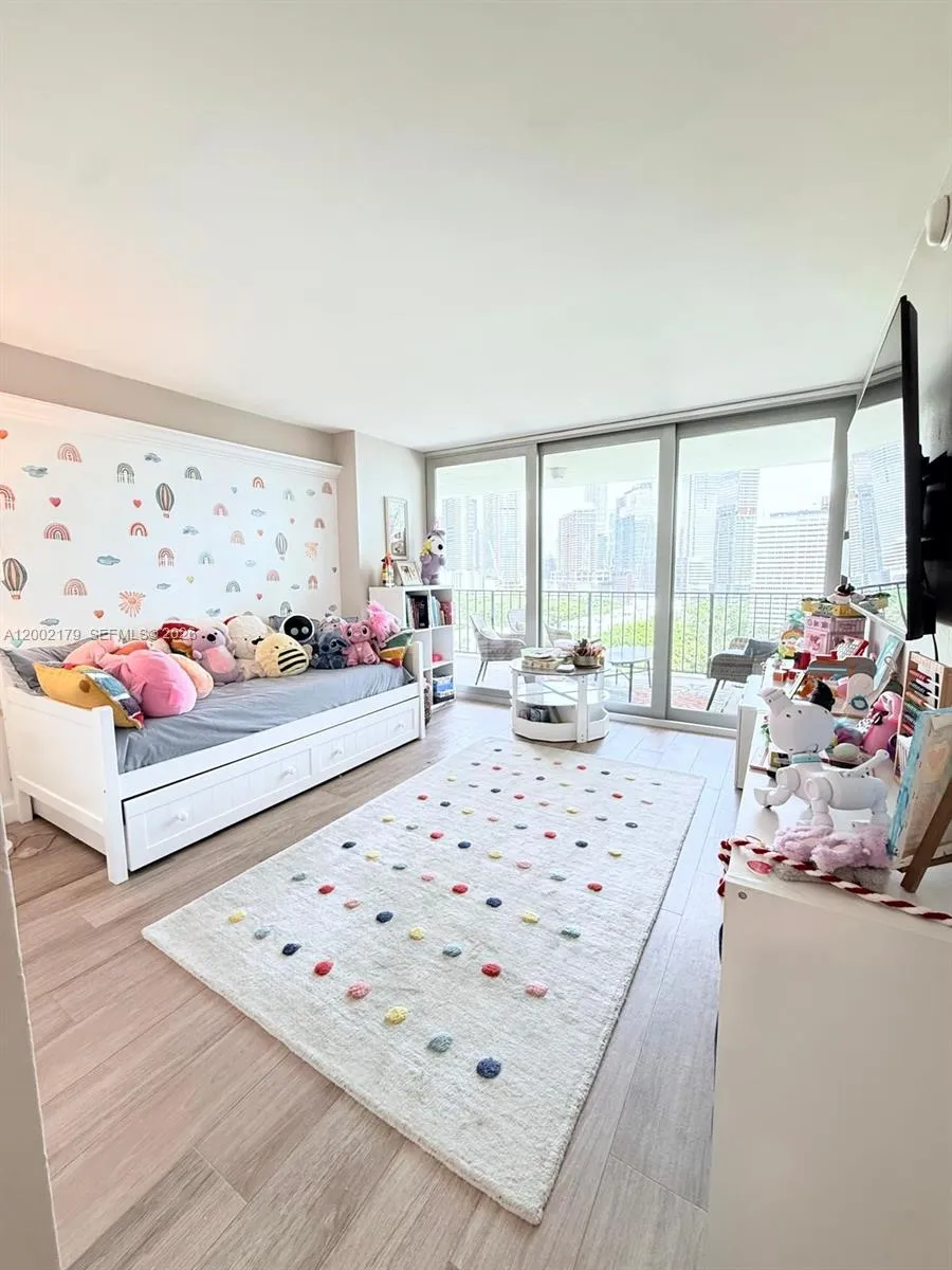 1901 Brickell Ave B1809, Miami, Florida 33129, Miami, Florida 33129, 4 Bedrooms Bedrooms, ,3 BathroomsBathrooms,Residential Lease,For Rent,1901 Brickell Ave B1809, Miami, Florida 33129,A12002179
