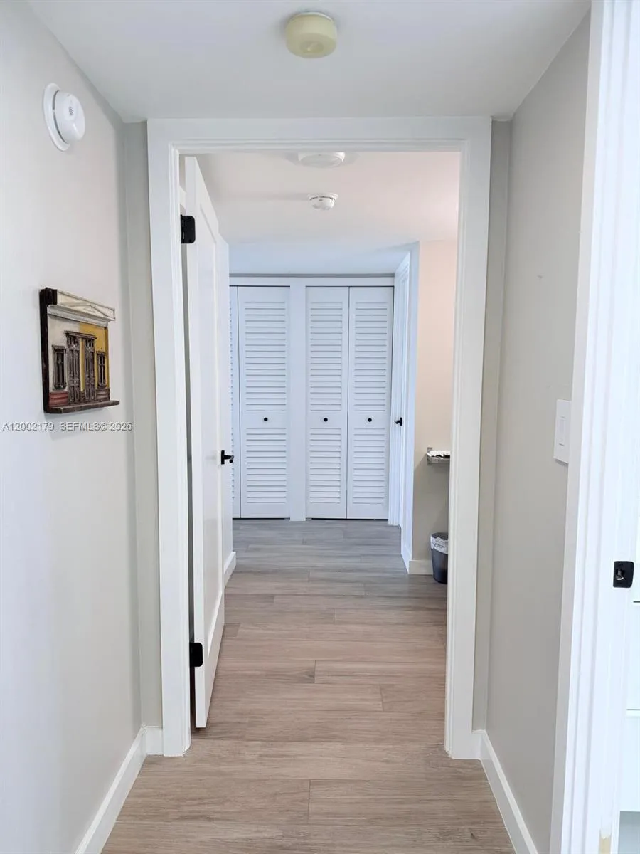 1901 Brickell Ave B1809, Miami, Florida 33129, Miami, Florida 33129, 4 Bedrooms Bedrooms, ,3 BathroomsBathrooms,Residential Lease,For Rent,1901 Brickell Ave B1809, Miami, Florida 33129,A12002179