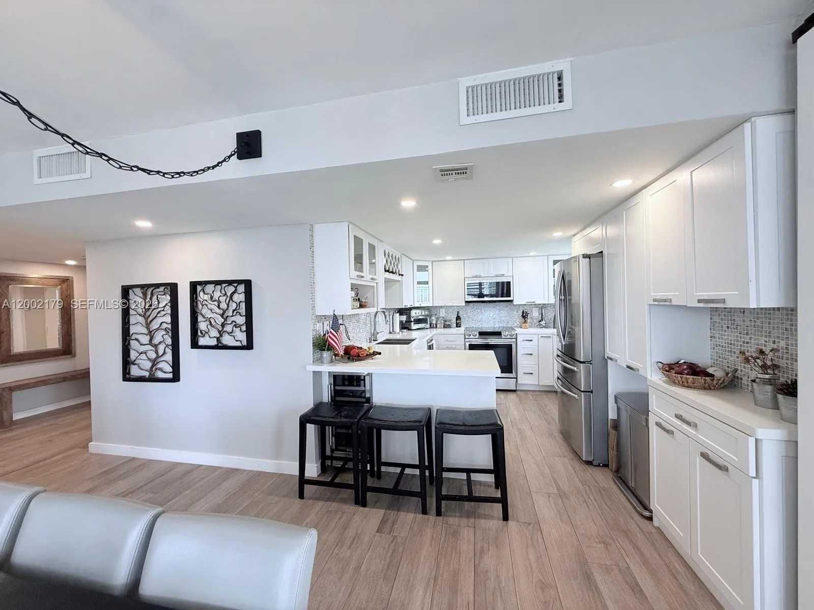 1901 Brickell Ave B1809, Miami, Florida 33129, Miami, Florida 33129, 4 Bedrooms Bedrooms, ,3 BathroomsBathrooms,Residential Lease,For Rent,1901 Brickell Ave B1809, Miami, Florida 33129,A12002179