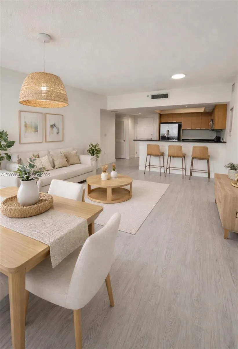 140 S Dixie Hwy 707, Hollywood, Florida 33020, Hollywood, Florida 33020, 2 Bedrooms Bedrooms, ,2 BathroomsBathrooms,Residential Lease,For Rent,140 S Dixie Hwy 707, Hollywood, Florida 33020,A12003084