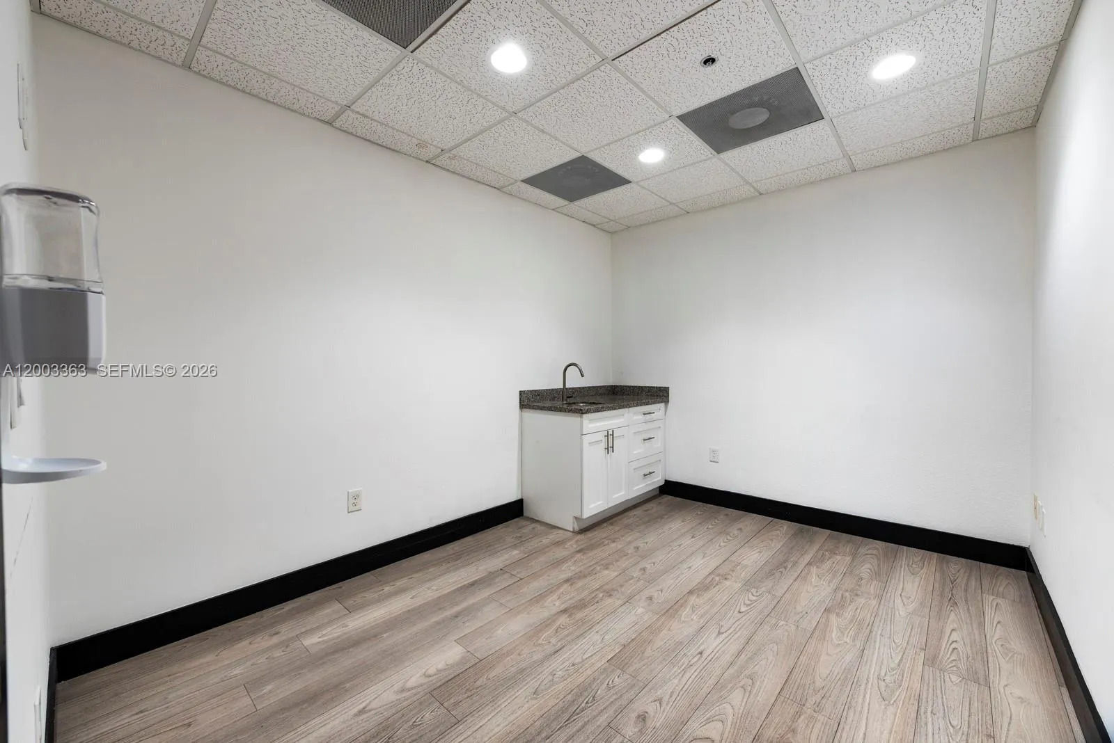 6141 Sunset Dr 110, South Miami, Florida 33143, South Miami, Florida 33143, ,Commercial Lease,For Rent,6141 Sunset Dr 110, South Miami, Florida 33143,A12003363