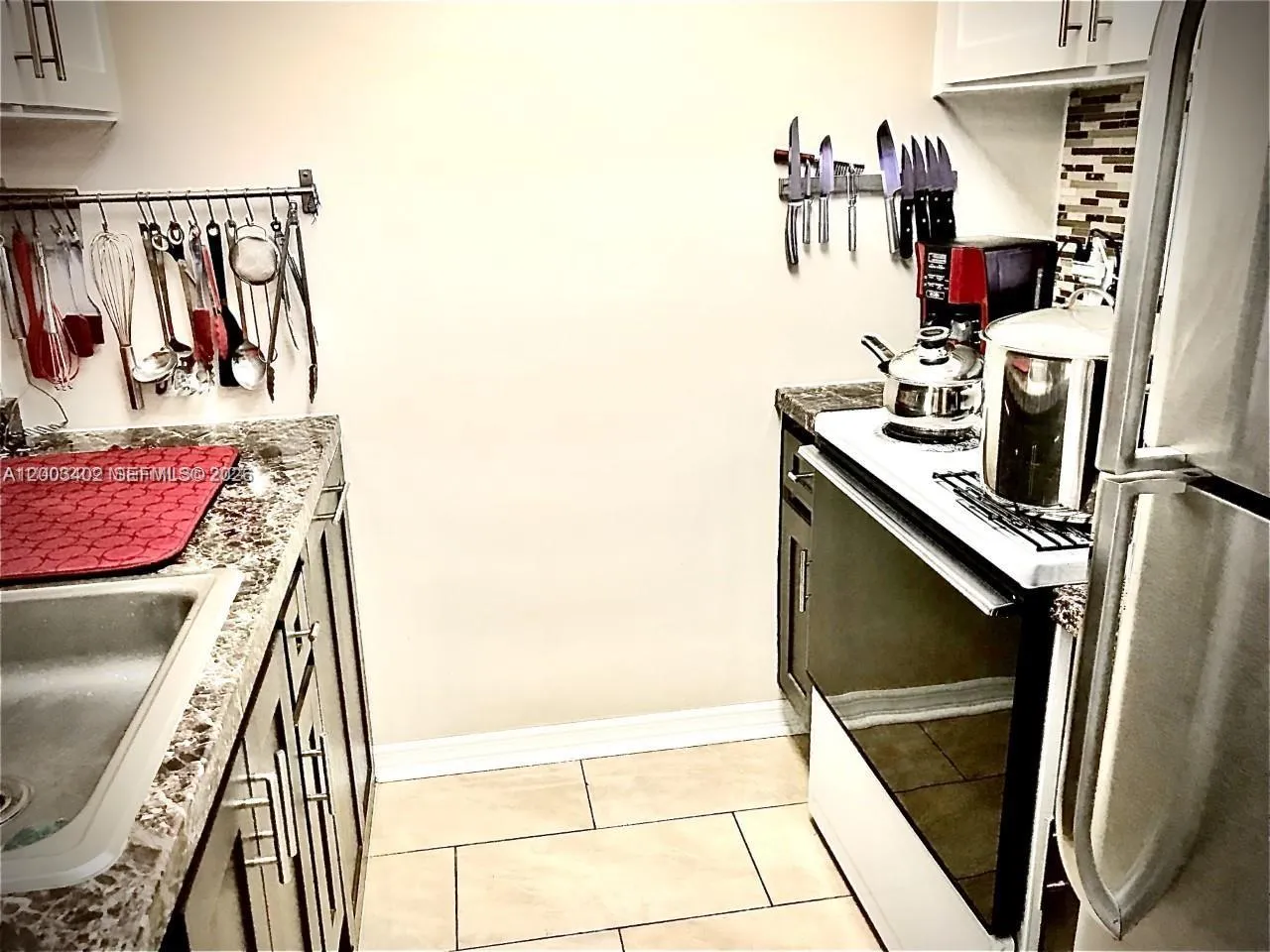 900 Sw 11th Ave 17c, Hallandale Beach, Florida 330, Hallandale Beach, Florida 33009, 1 Bedroom Bedrooms, ,1 BathroomBathrooms,Residential,For Sale,900 Sw 11th Ave 17c, Hallandale Beach, Florida 330,A12003402